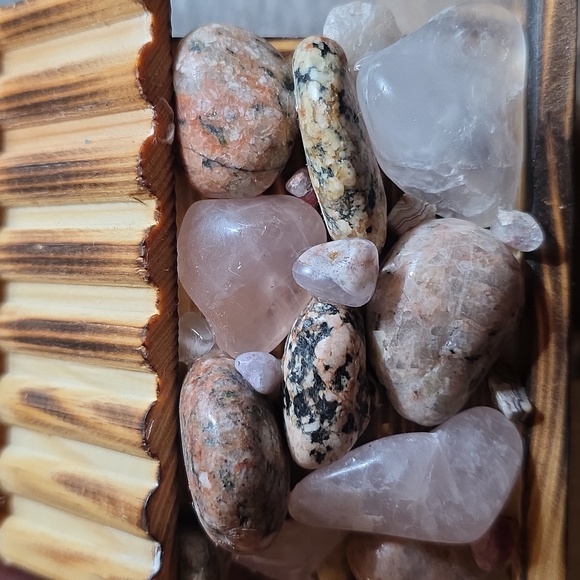 Rustic Stone Handmade Birdhouse Pink Quartz - Picture 4 of 11